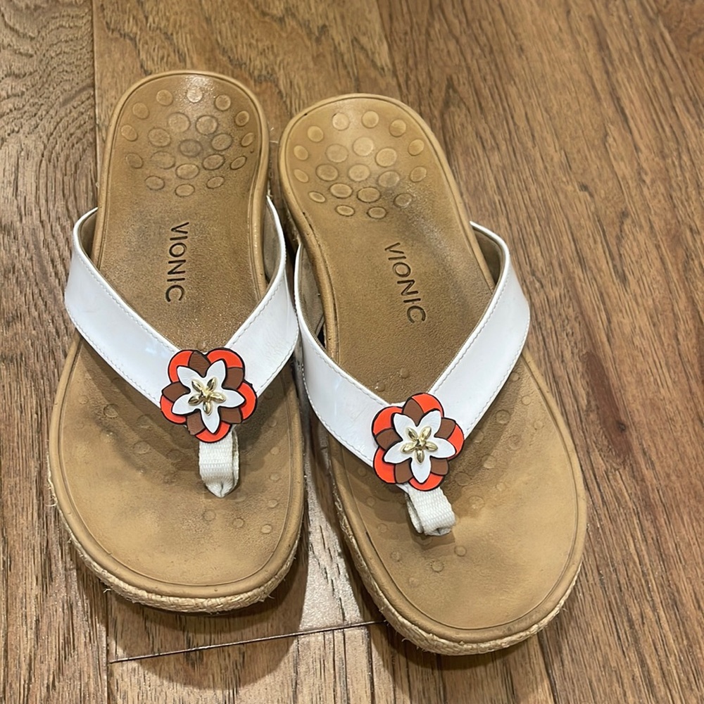 Vionic white sandals EUC